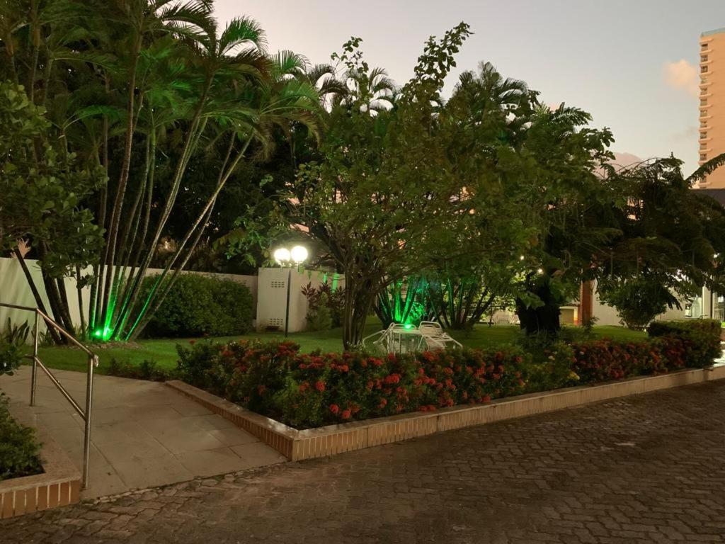 Maravilhoso Apartamento 2 Quartos Com Ofuro Porto Da Barra Salvador Summer Barra Flat Bagian luar foto